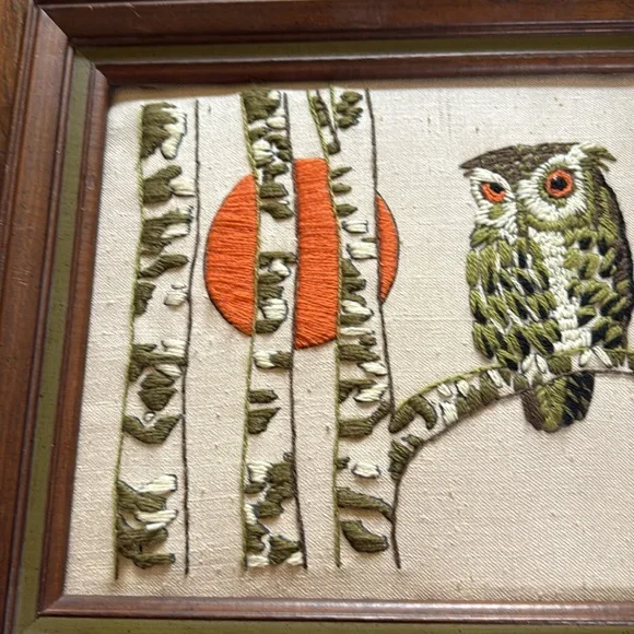 Vintage 1970s crewel embroidered owl - Picture 3 of 8